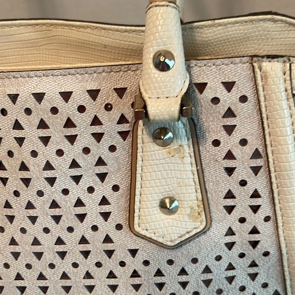 Guess Large Shoulder Handbag - Picture 14 of 14